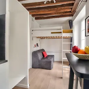 Lovely Mezzanine In The Heart Of 3m Appartement