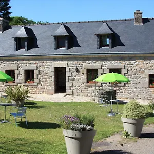 Domaine De Lesvaniel Ferienhaus Landudec